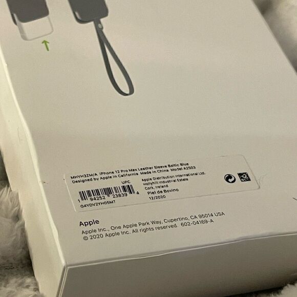 Apple iphone 12pro max leather sleeve wristlet - Picture 4 of 6